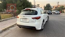 ئینفینیتی FX